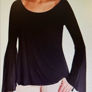Bailey 44 women’s xs black bell sleeve top